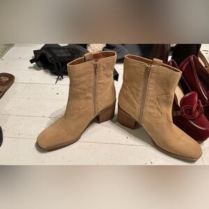 Shoes size 9 1/2 dress boots